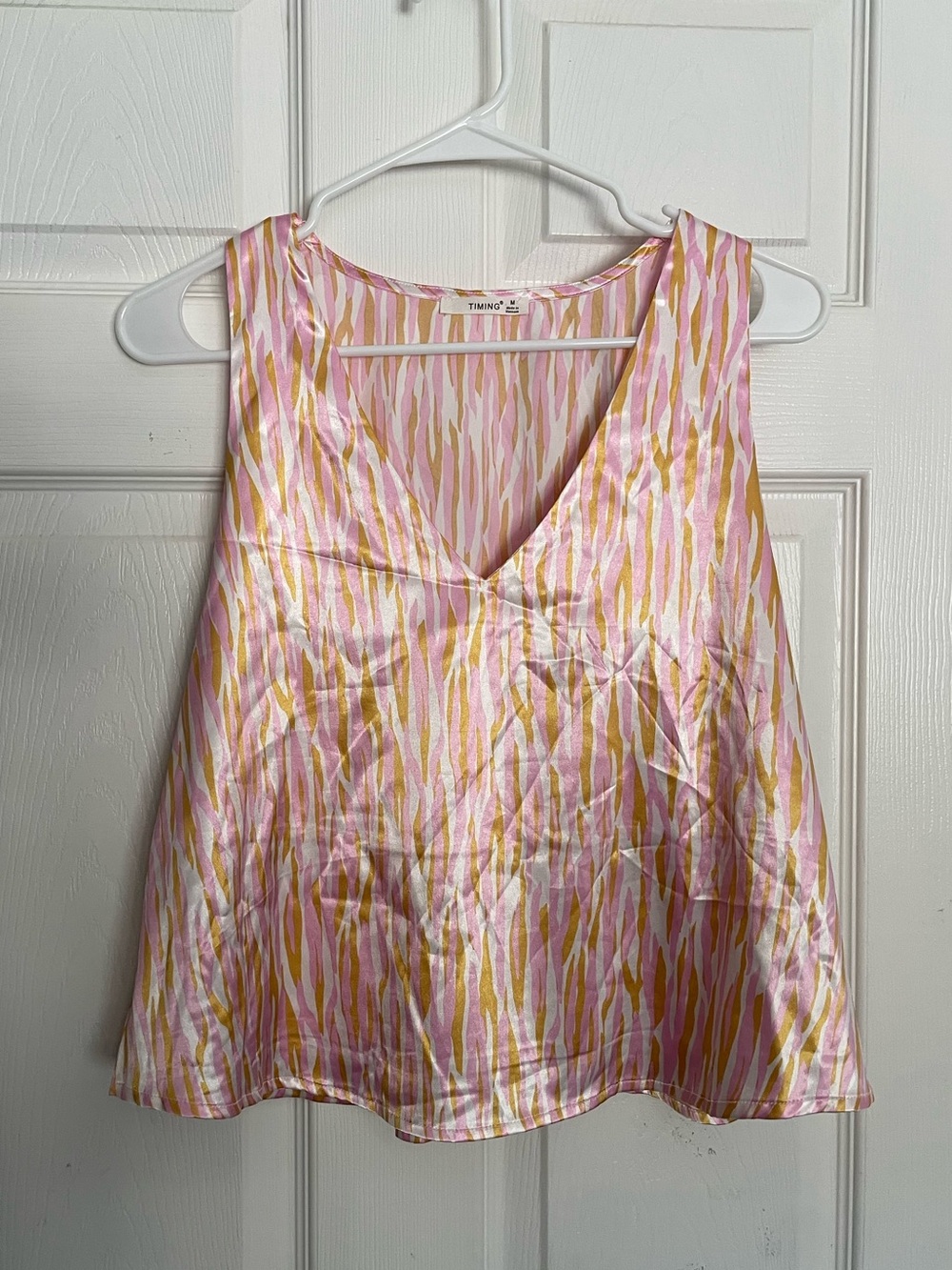 Timing Women’s size Medium Pink & Gold Patterned V-Neck Crop Tank Top